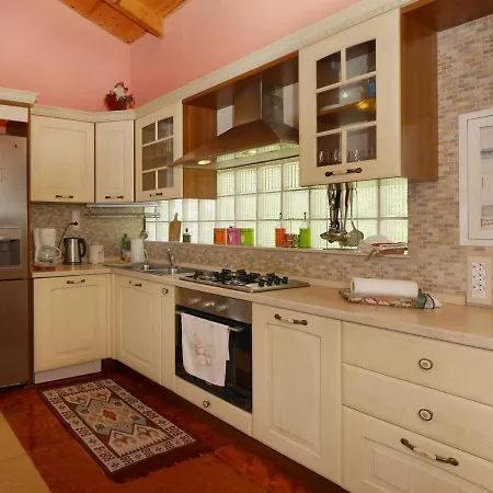 Byronas Apartments- Maisonette With Sea-view Apartamento *