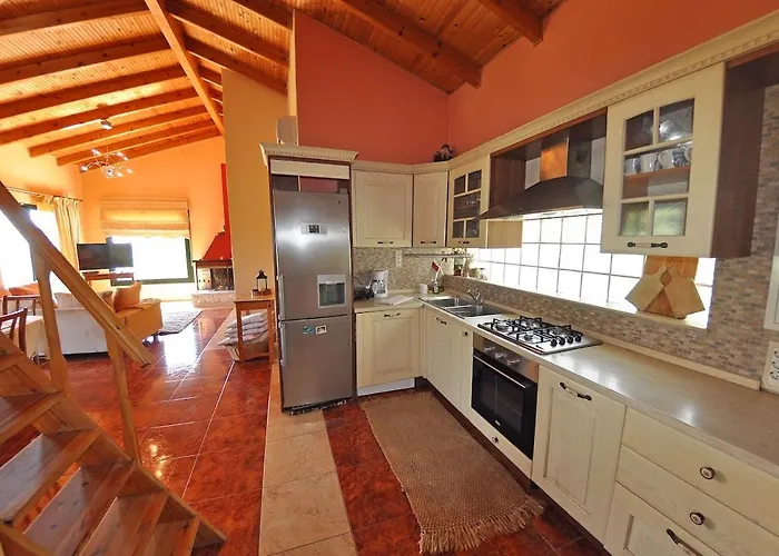 Byronas Apartments- Maisonette With Sea-view 아파트