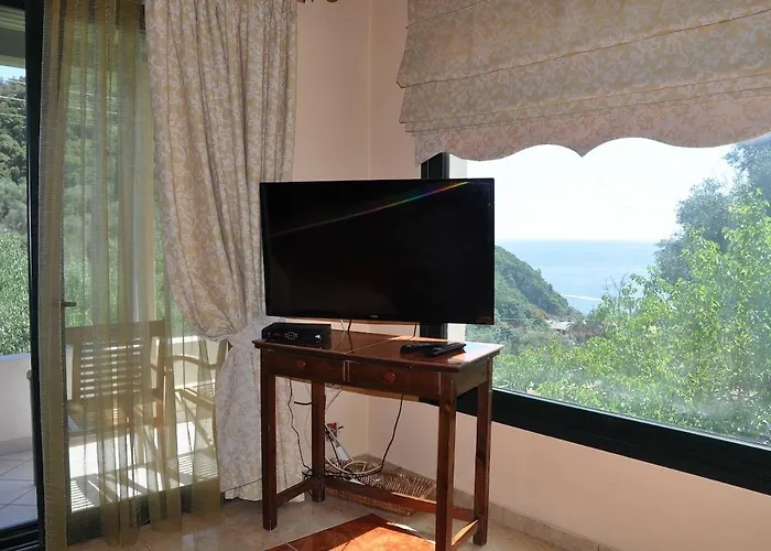 Byronas Apartments- Maisonette With Sea-view 아파트 *
