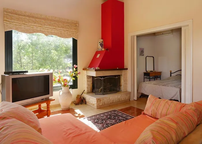 Byronas Apartments- Maisonette With Sea-view