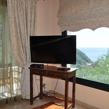 Byronas Apartments- Maisonette With Sea-view Apartmán *