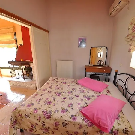 Byronas Apartments- Maisonette With Sea-view Apartmán *
