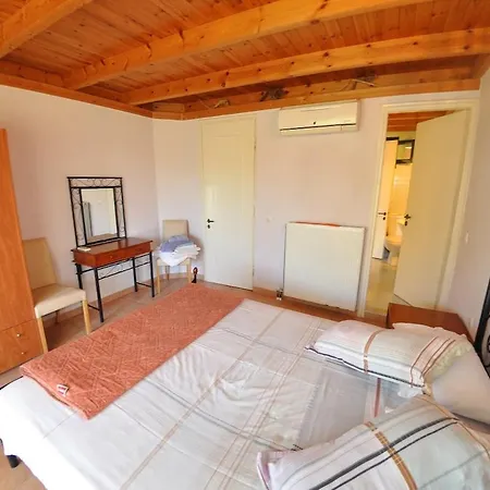 Byronas Apartments- Maisonette With Sea-view Apartmán